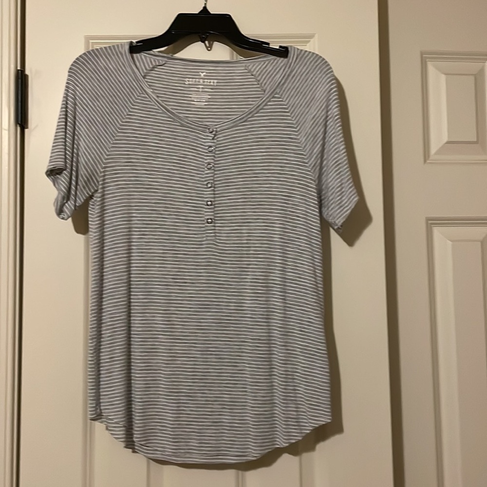 American Eagle Tshirt